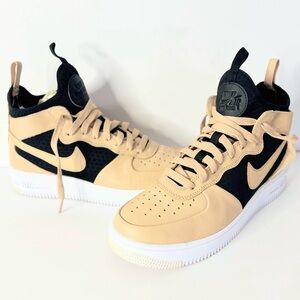 Final price

Nike High Tops in Black and Tan